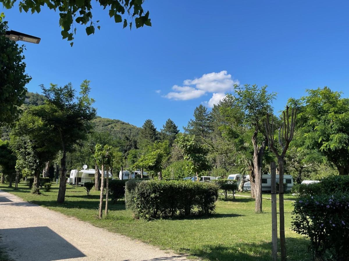 Camping Avec Piscine Et Riviere A Tournon Sur Rhone Ardeche Zewnętrze zdjęcie